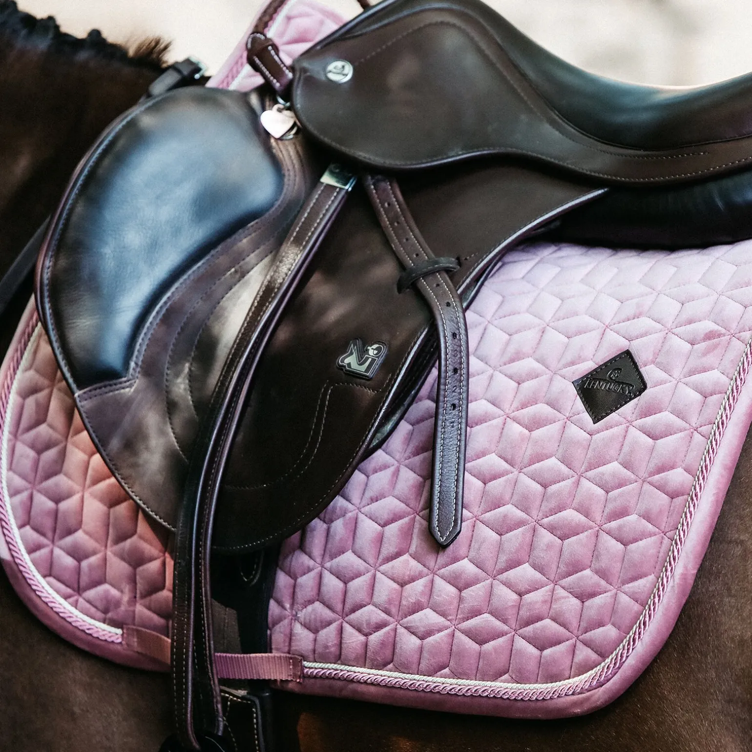 Kentucky Horsewear Velvet sprangsjabrak
